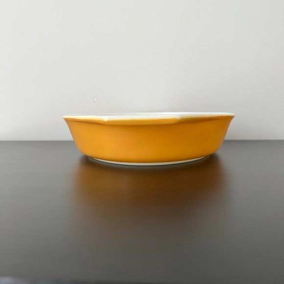 VINTAGE PYREX, Butterfly Gold, Divided DISH Casserole, Butterscotch, #063 Golden - Picture 4 of 7